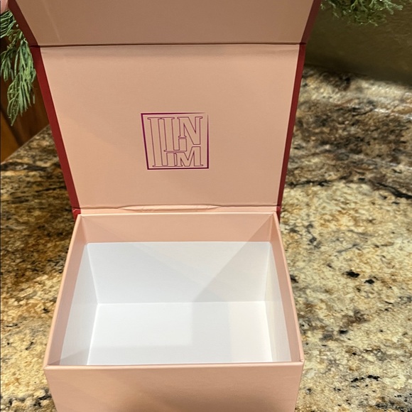 llnllm- NEW MINI LEATHER CROSSBODY/ CHAINBOX - Picture 12 of 13